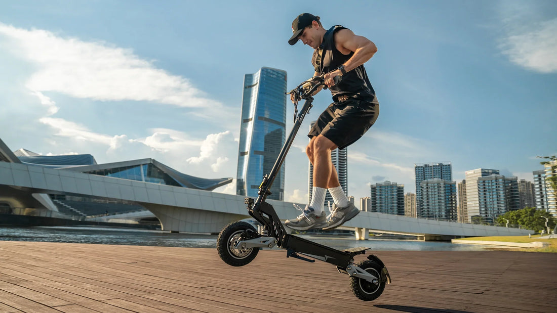 Test de la trottinette électrique T10 : 900 W en puissance de pointe, design léger et jusqu’à 60 km d’autonomie